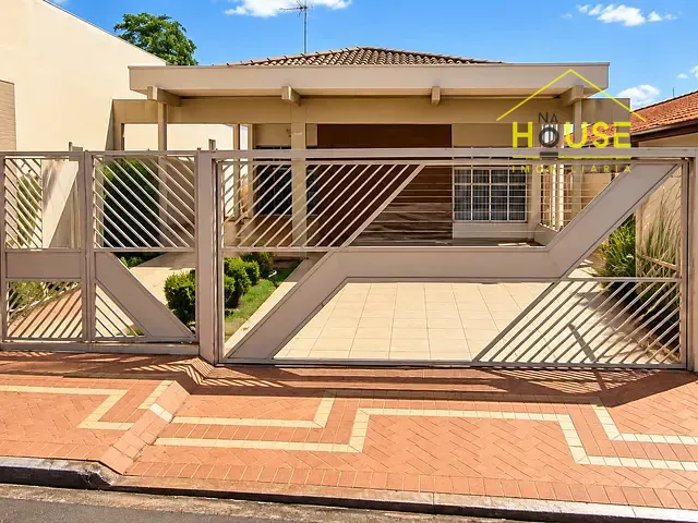 Casa 3 quartos e 4 banheiros, à venda, no bairro Centro em Fernandópolis