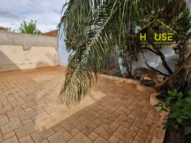 Casa 3 quartos e 4 banheiros, à venda, no bairro Centro em Fernandópolis
