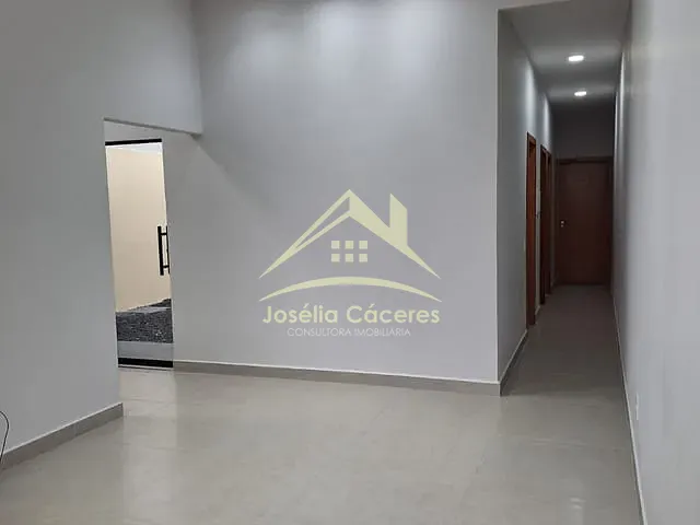 Casa com 225m², à venda, no bairro Recanto dos Pássaros em Cuiabá