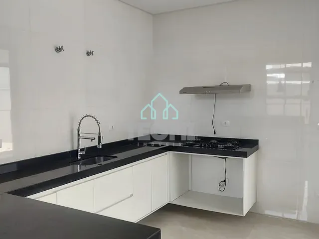Casa com 355m² 3 quartos e 5 banheiros, à venda ou para alugar, no bairro Jardim Santa Teresa em Taubaté
