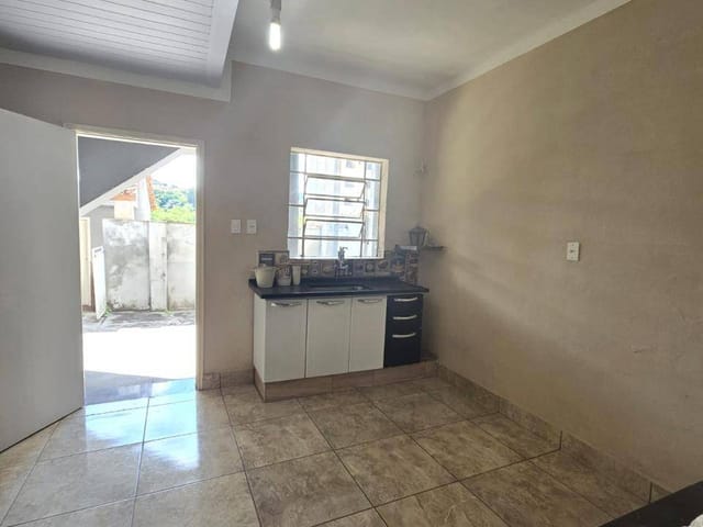 Casa 4 quartos e 3 banheiros, à venda, no bairro Centro em Bragança Paulista
