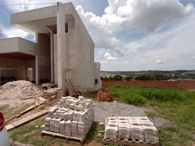 Casa com 320m² 3 quartos e 3 banheiros, à venda, no bairro Jardim Almeida em São João da Boa Vista