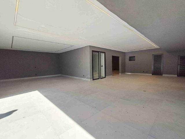 Casa com 480m² 4 quartos e 6 banheiros, à venda, no bairro Alphaville em Santana de Parnaíba
