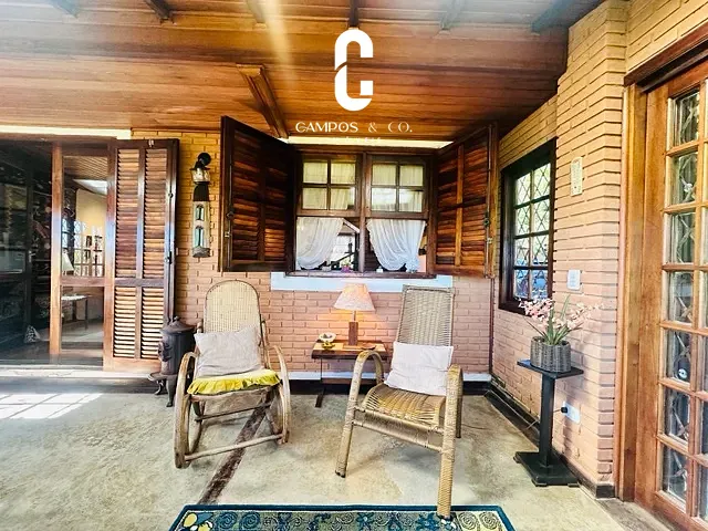 Casa com 1185m² 3 quartos e 3 banheiros, à venda, no bairro Vila Inglesa em Campos do Jordão