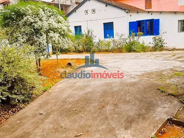 Casa 5 quartos e 2 banheiros, à venda ou para alugar, no bairro centro em Bananal