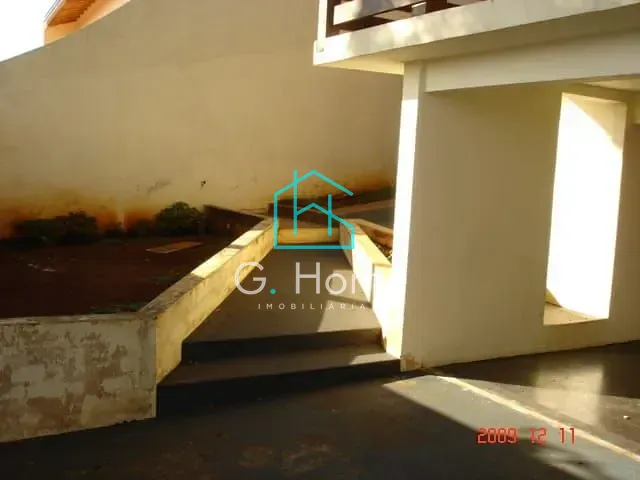 Casa com 292m², à venda, no bairro Bancários em Londrina