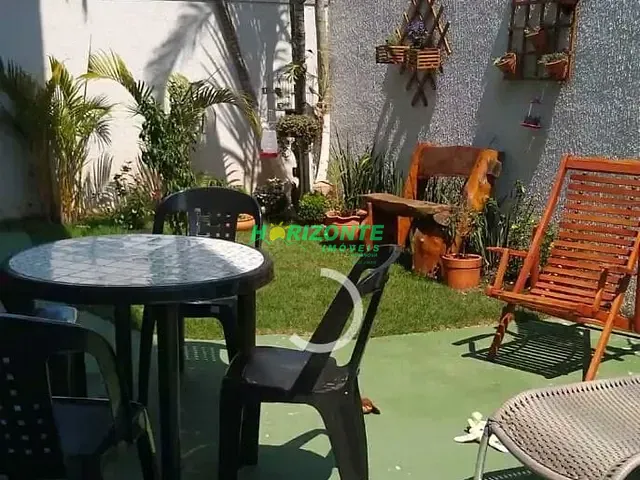 Casa com 252m² 4 quartos e 5 banheiros, à venda ou para alugar, no bairro Urbanova em São José dos Campos