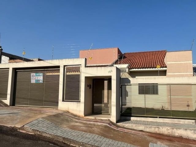 Casa com 396m² 2 quartos e 2 banheiros, à venda, no bairro Residencial Nossa Terra em Cambé