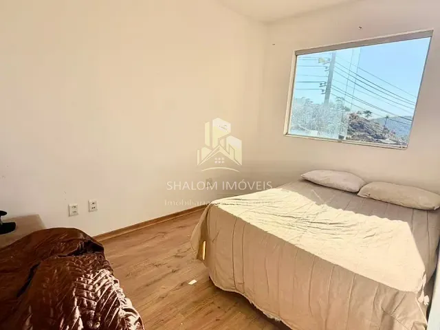 Casa 2 quartos e 1 banheiro, à venda, no bairro Parque Xangri-Lá em Contagem