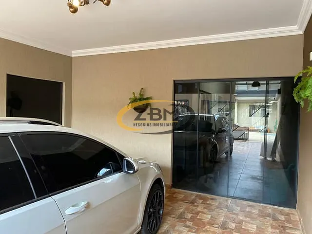 Casa com 360m² 3 quartos e 4 banheiros, à venda, no bairro Coliseu em Londrina