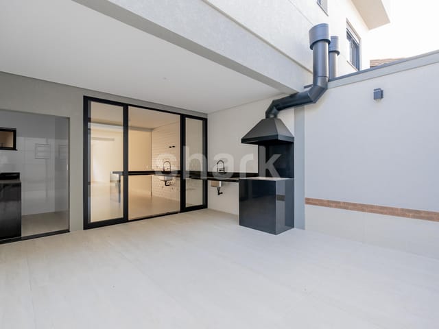 Casa com 210m² 3 quartos e 5 banheiros, à venda, no bairro Parque São Domingos em São Paulo