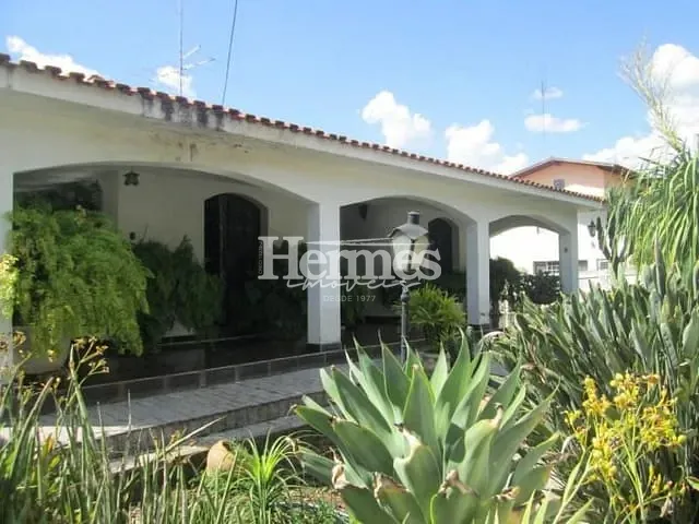 Casa com 540m² 4 quartos e 5 banheiros, para alugar, no bairro Jardim de Itapoan em Paulínia