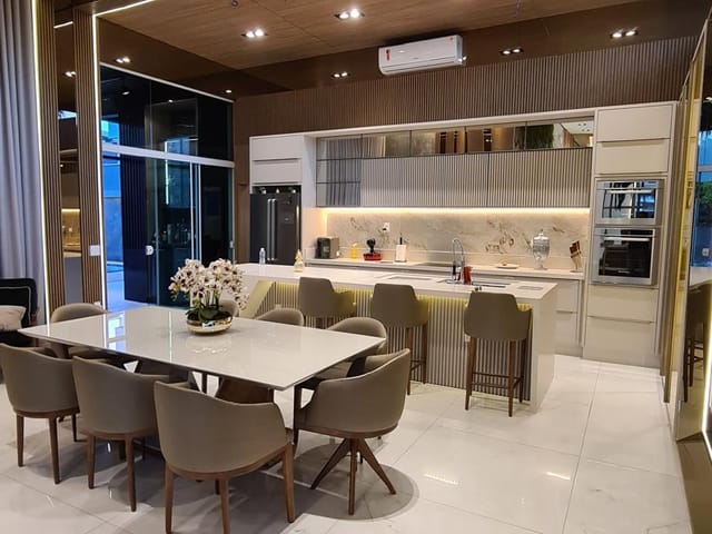 Casa com 500m² 4 quartos e 2 banheiros, à venda, no bairro Recanto do Salto em Londrina