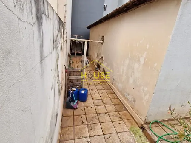 Casa 2 quartos e 1 banheiro, à venda, no bairro Jardim Genevi em Fernandópolis