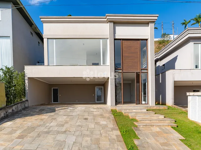 Casa 3 quartos e 4 banheiros, à venda, no bairro Alphaville em Santana de Parnaíba
