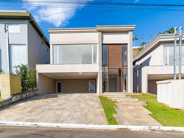 Casa 3 quartos e 4 banheiros, à venda, no bairro Alphaville em Santana de Parnaíba
