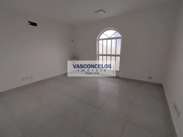 Casa com 300m², para alugar, no bairro Vila Rubi em São José dos Campos