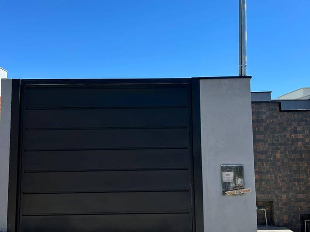 Casa 2 quartos e 2 banheiros, à venda, no bairro Manacás em Extrema