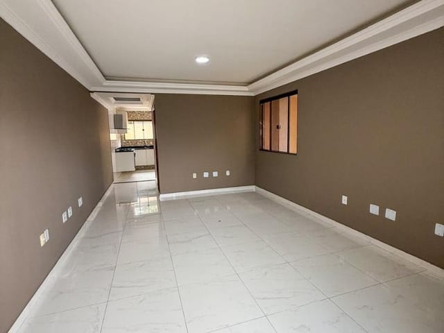 Casa com 180m² 3 quartos e 3 banheiros, à venda, no bairro Granja dos Cavaleiros em Macaé