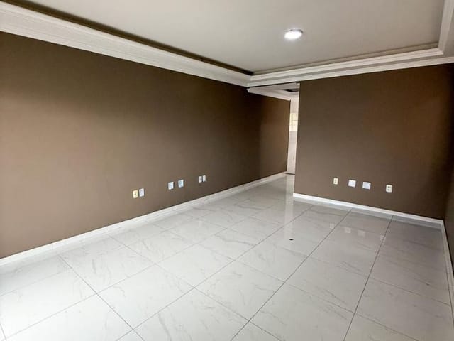 Casa com 180m² 3 quartos e 3 banheiros, à venda, no bairro Granja dos Cavaleiros em Macaé