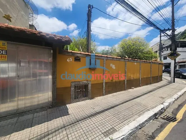 Casa 2 quartos e 1 banheiro, à venda, no bairro Ano Bom em Barra Mansa