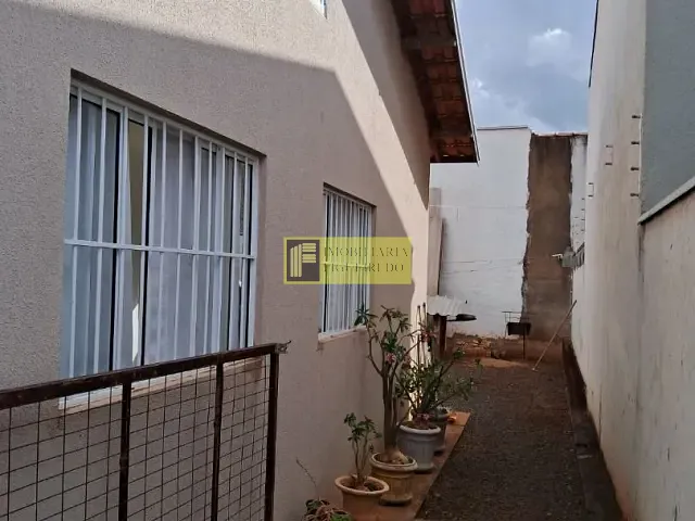 Casa com 80m² 3 quartos e 2 banheiros, à venda, no bairro Vila Santo Antônio em São José do Rio Preto