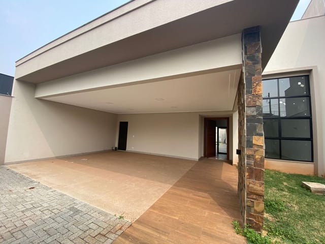 Casa com 300m² 3 quartos e 4 banheiros, à venda, no bairro Seis de Agosto em Cambé
