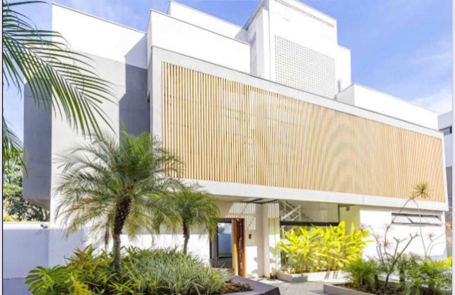 Casa com 950m² 4 quartos e 6 banheiros, à venda, no bairro Jardim dos Estados em São Paulo