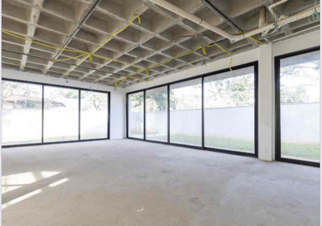 Casa com 950m² 4 quartos e 6 banheiros, à venda, no bairro Jardim dos Estados em São Paulo