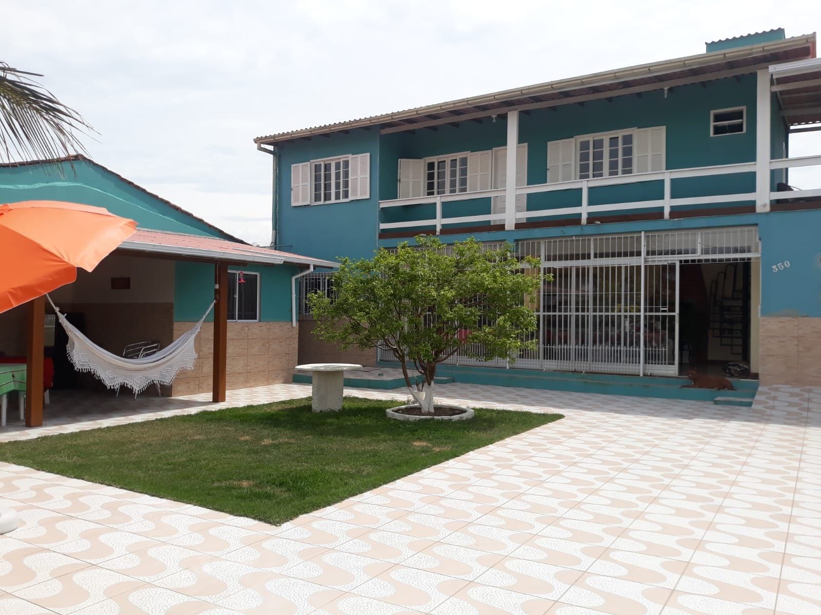 Casa à venda com 4 quartos, 180m² - Foto 1