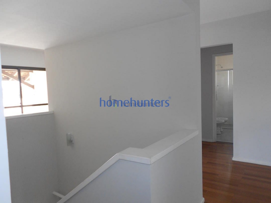 Casa para alugar com 5 quartos, 375m² - Foto 13