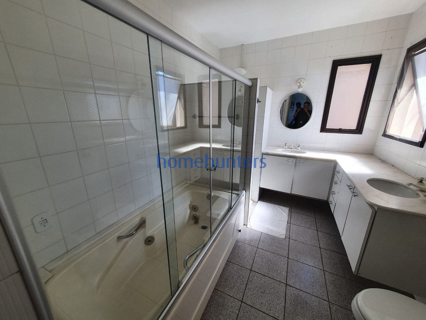 Casa para alugar com 5 quartos, 375m² - Foto 28