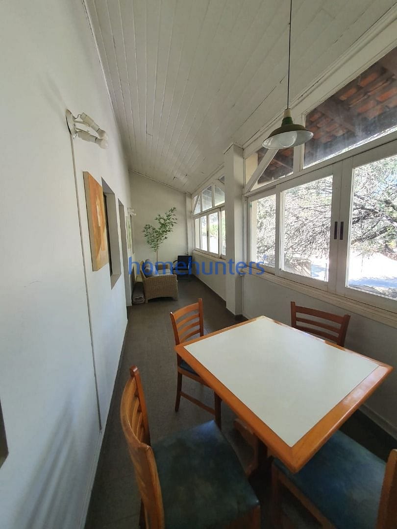 Casa para alugar com 5 quartos, 375m² - Foto 33