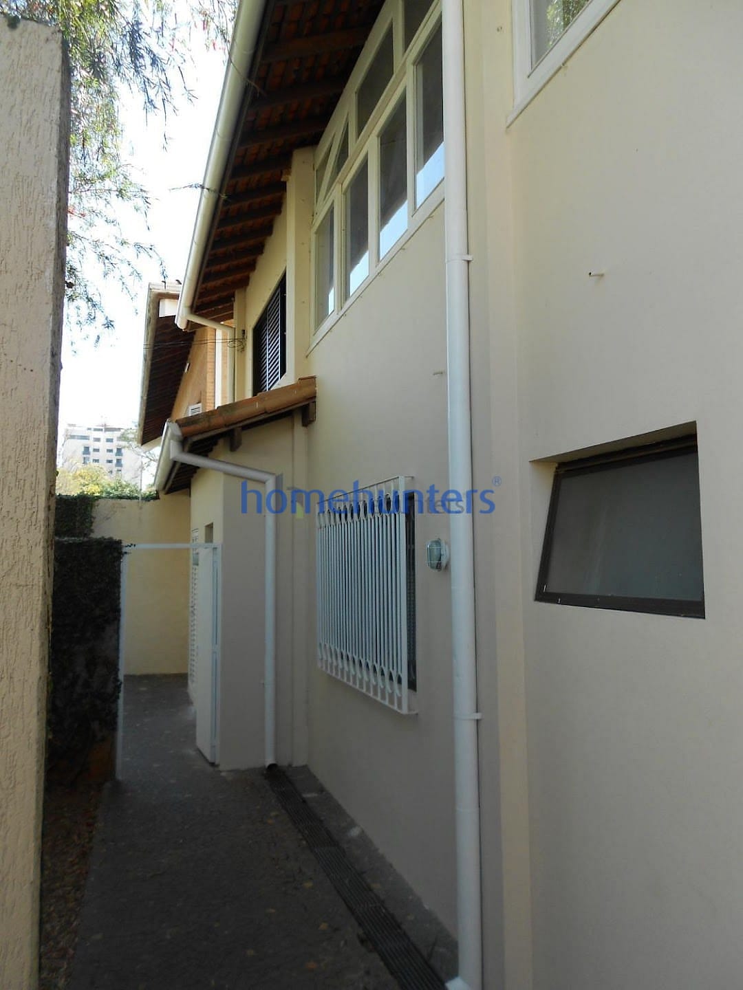 Casa para alugar com 5 quartos, 375m² - Foto 8