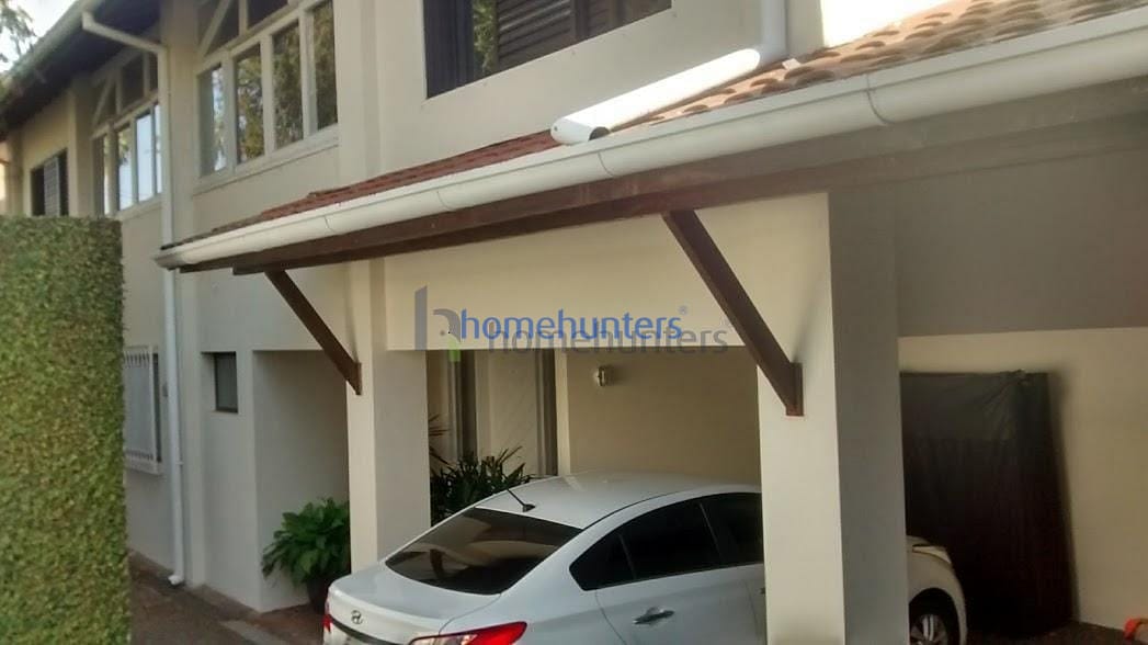 Casa para alugar com 5 quartos, 375m² - Foto 2