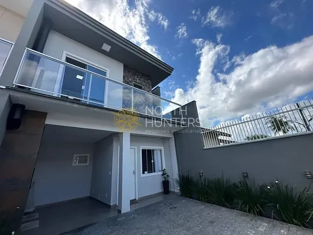 Casa com 96m² 3 quartos e 3 banheiros, à venda, no bairro Boehmerwald em Joinville