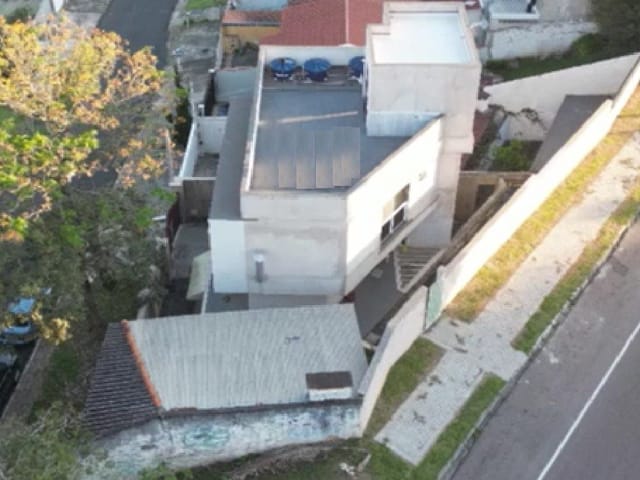 Casa com 288m² 3 quartos e 3 banheiros, à venda, no bairro Vista Alegre em Curitiba
