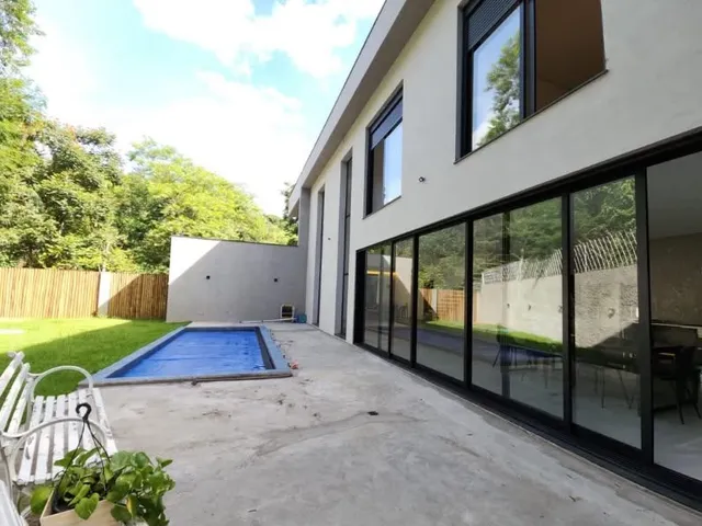 Casa com 1158m² 3 quartos e 6 banheiros, à venda, no bairro Alpes dos Araçás (Jordanésia) em Cajamar