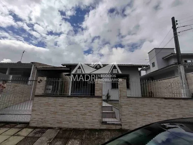 Casa 3 quartos e 1 banheiro, à venda, no bairro Madri em Palhoça