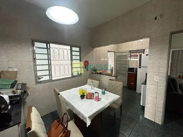 Casa com 250m² 3 quartos e 3 banheiros, à venda, no bairro Jardim das Indústrias em São José dos Campos