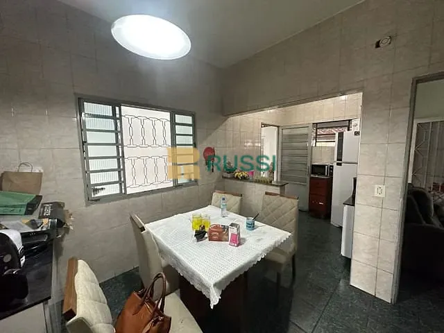 Casa com 250m² 3 quartos e 3 banheiros, à venda, no bairro Jardim das Indústrias em São José dos Campos