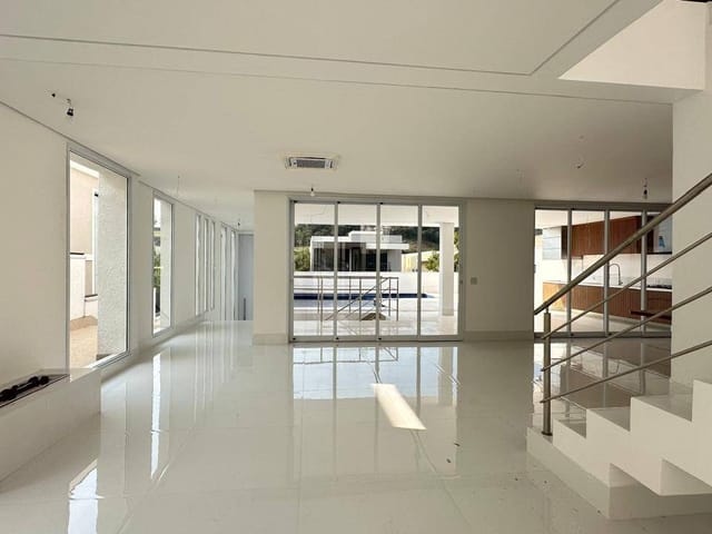 Casa com 490m² 4 quartos e 7 banheiros, à venda, no bairro Alphaville em Santana de Parnaíba
