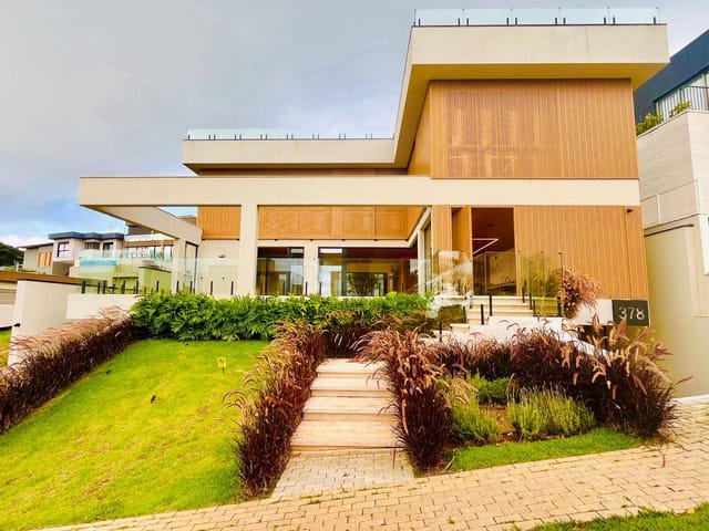 Casa com 646m² 4 quartos e 7 banheiros, à venda ou para alugar, no bairro Alphaville em Santana de Parnaíba
