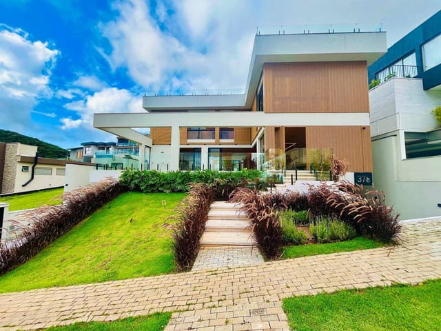 Casa com 646m² 4 quartos e 7 banheiros, à venda ou para alugar, no bairro Alphaville em Santana de Parnaíba