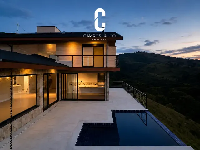 Casa com 2520m² 5 quartos e 8 banheiros, à venda, no bairro Condomínio Iporanga em Campos do Jordão