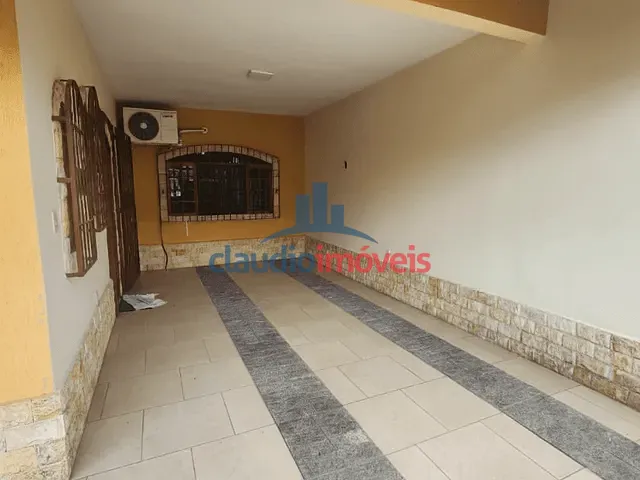 Casa com 255m² 3 quartos e 3 banheiros, à venda, no bairro Parque Independência em Barra Mansa