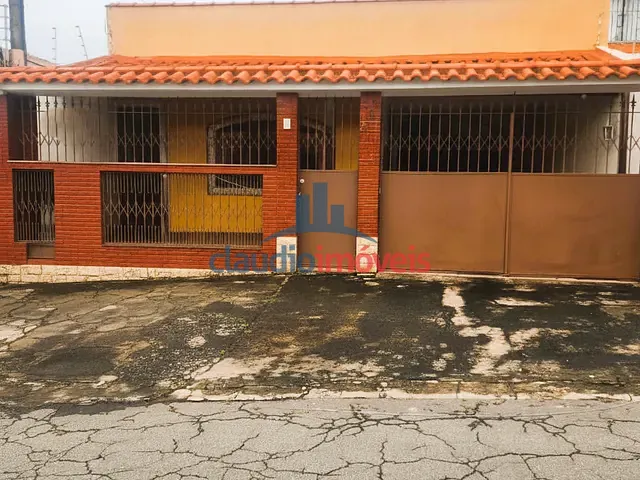 Casa com 255m² 3 quartos e 3 banheiros, à venda, no bairro Parque Independência em Barra Mansa
