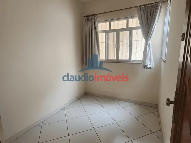 Casa com 255m² 3 quartos e 3 banheiros, à venda, no bairro Parque Independência em Barra Mansa