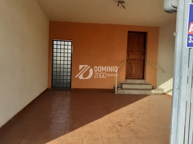 Casa com 180m² 3 quartos e 3 banheiros, à venda, no bairro São Benedito em Uberaba