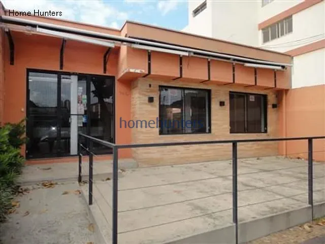 Casa com 450m² 4 quartos e 3 banheiros, à venda ou para alugar, no bairro Cambuí em Campinas
